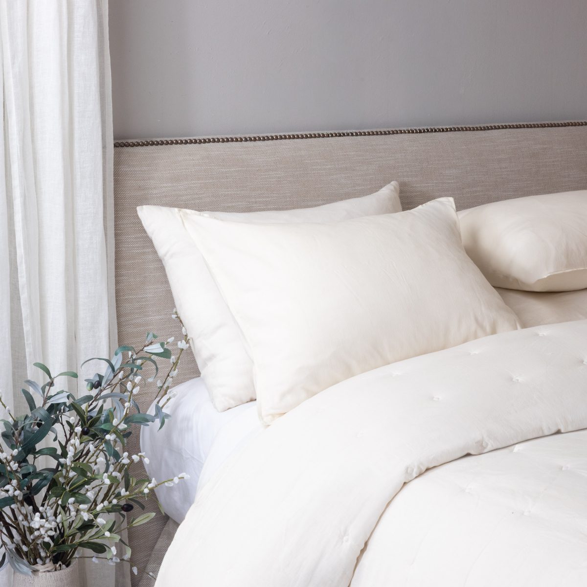 Amity home damara comforter in ivory   tufted detail
