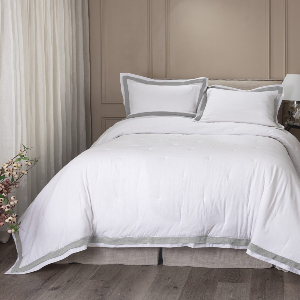 Orfeo Linen Comforter, White/Grey, Set - Image 1