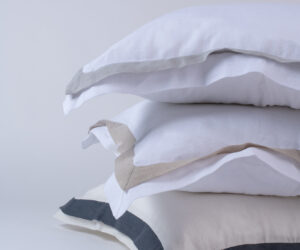 Amity home orfeo linen duvet cover in whitenatural   contrasting border trim