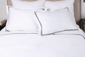 Amity home savona duvet cover in white with laurel   embroidered border