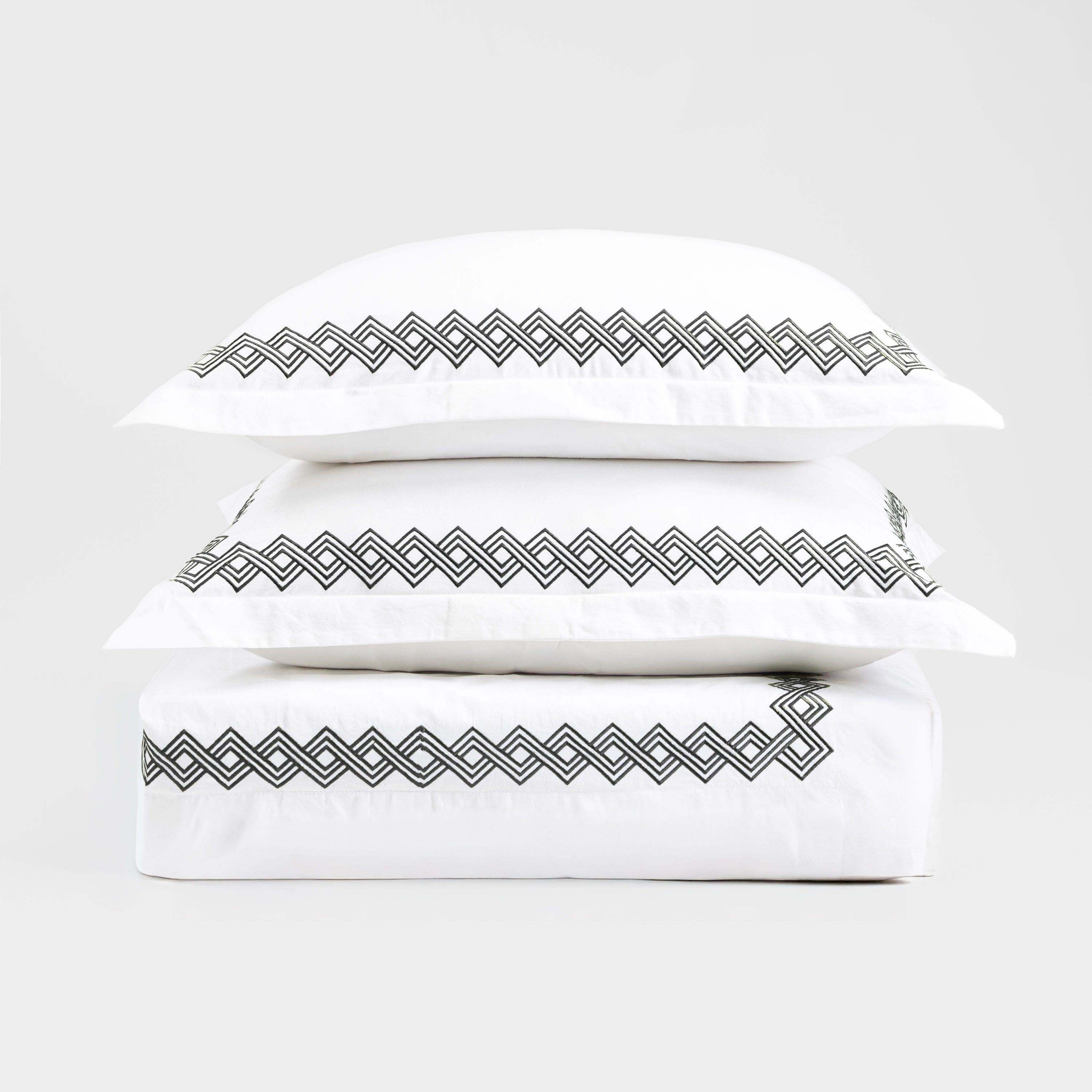 15465amal15 | Amity Home Amity home amalfi duvet cover in white with asphalt geometric embroidered pattern