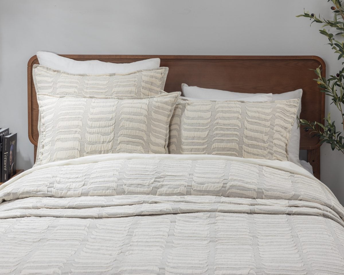 Amity home cunningham duvet in grey   textured curved pattern