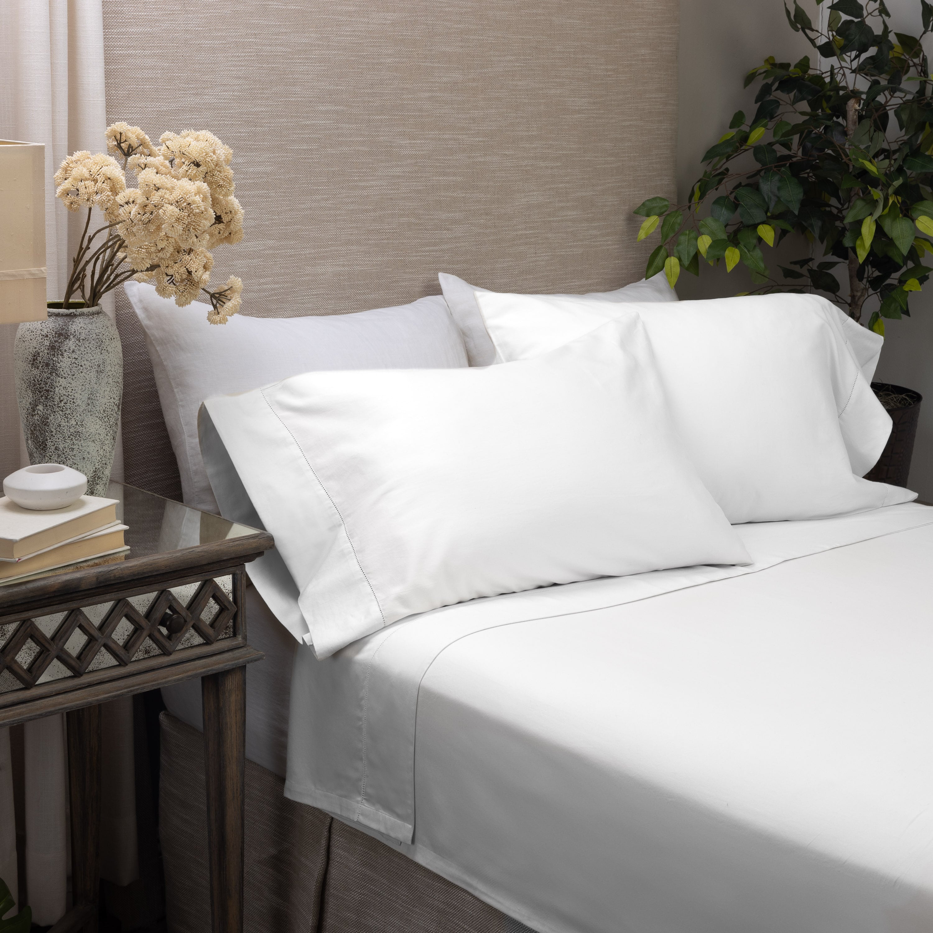 17204w29 | Amity Home Amity home murano sheet set in white hemstitched detail