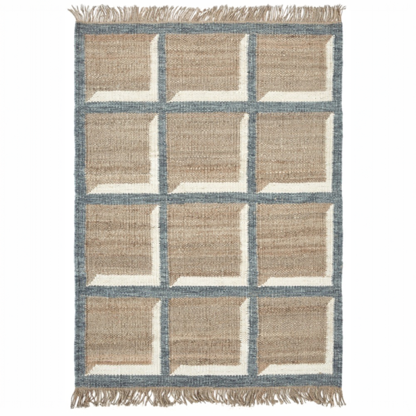 4x4 grid rug: beige squares separated by blue borders, with fringe along the short edges.