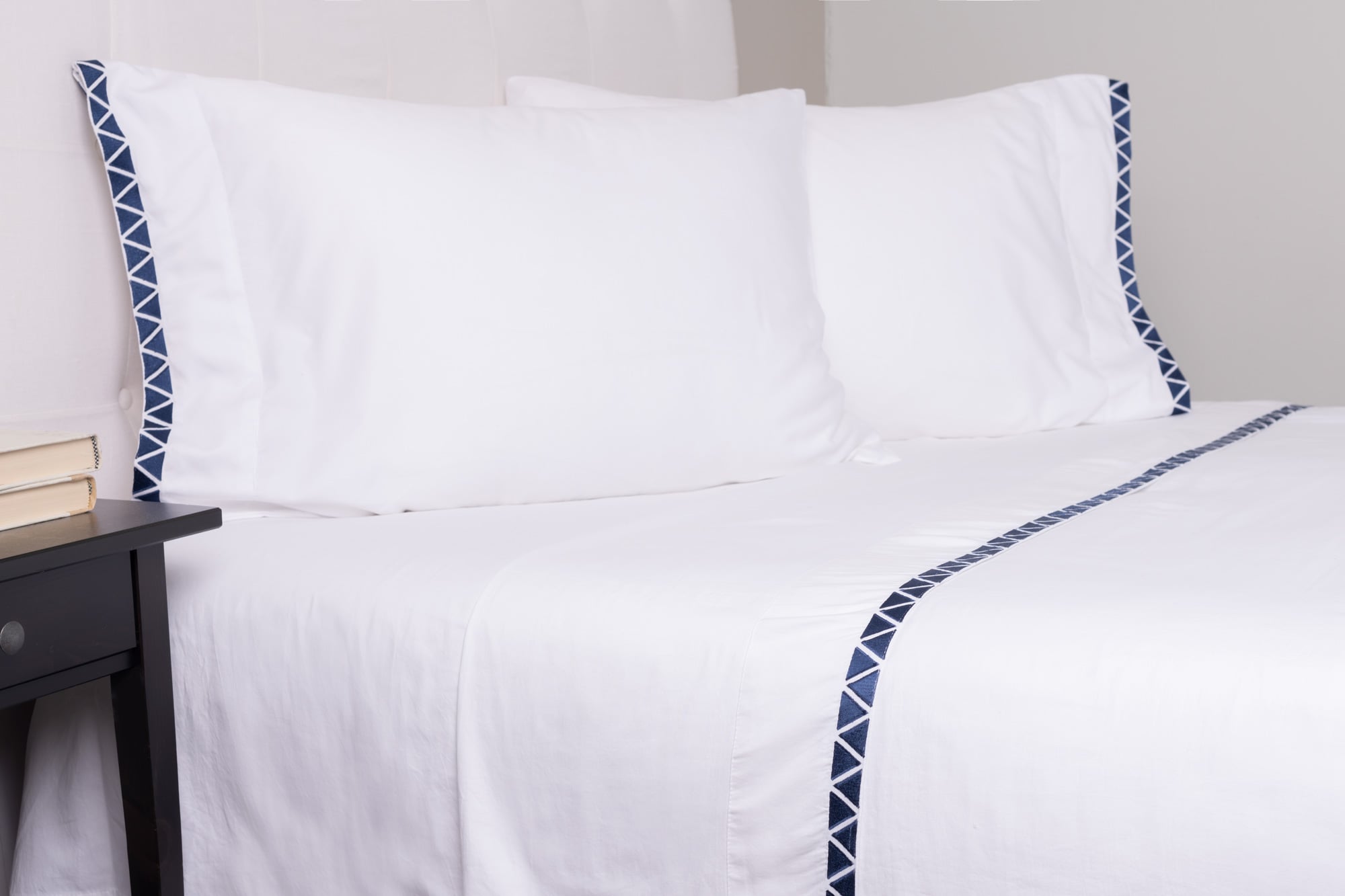 17203bpcsbed | Amity Home