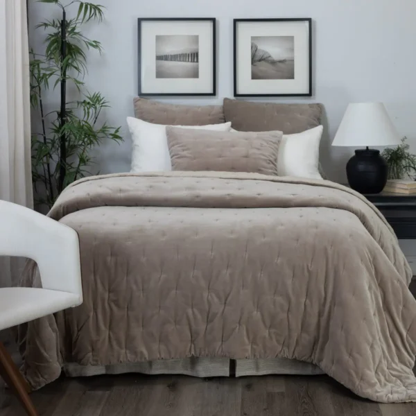 Misa linen velvet quilt for all seasons