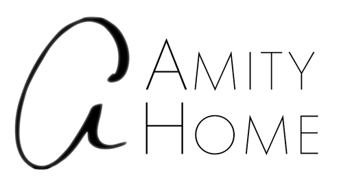 Double thin vertical white divider line centered on a black background used as a separator