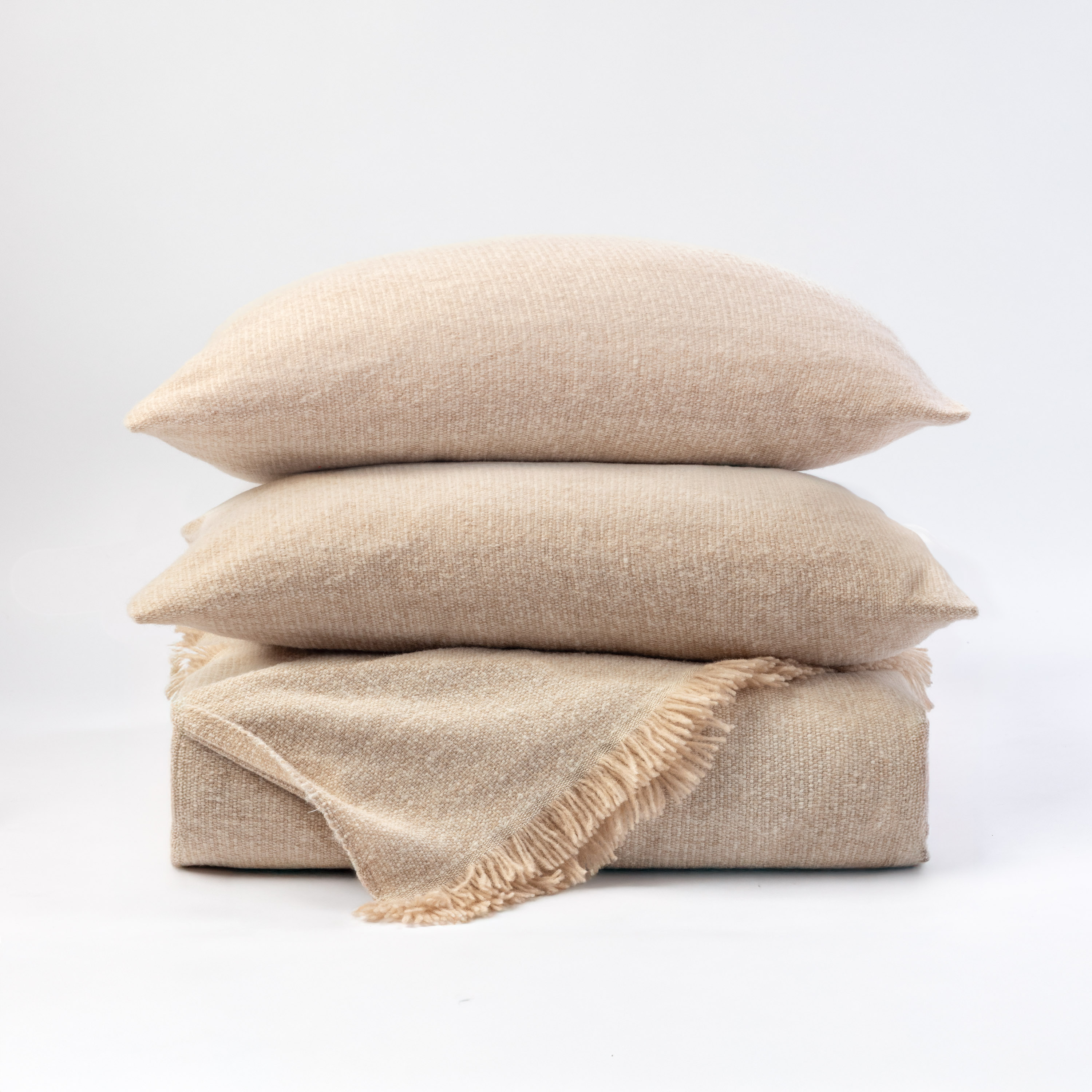 Ap106w | Amity Home Amity home celeste coverlet in wheat textured weave with fringe