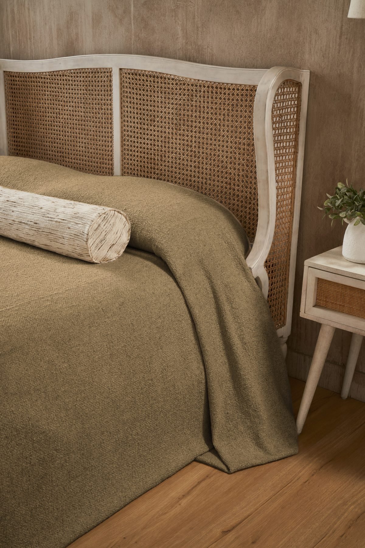 ANDREA BEDSPREAD, BRONZE - Image 2