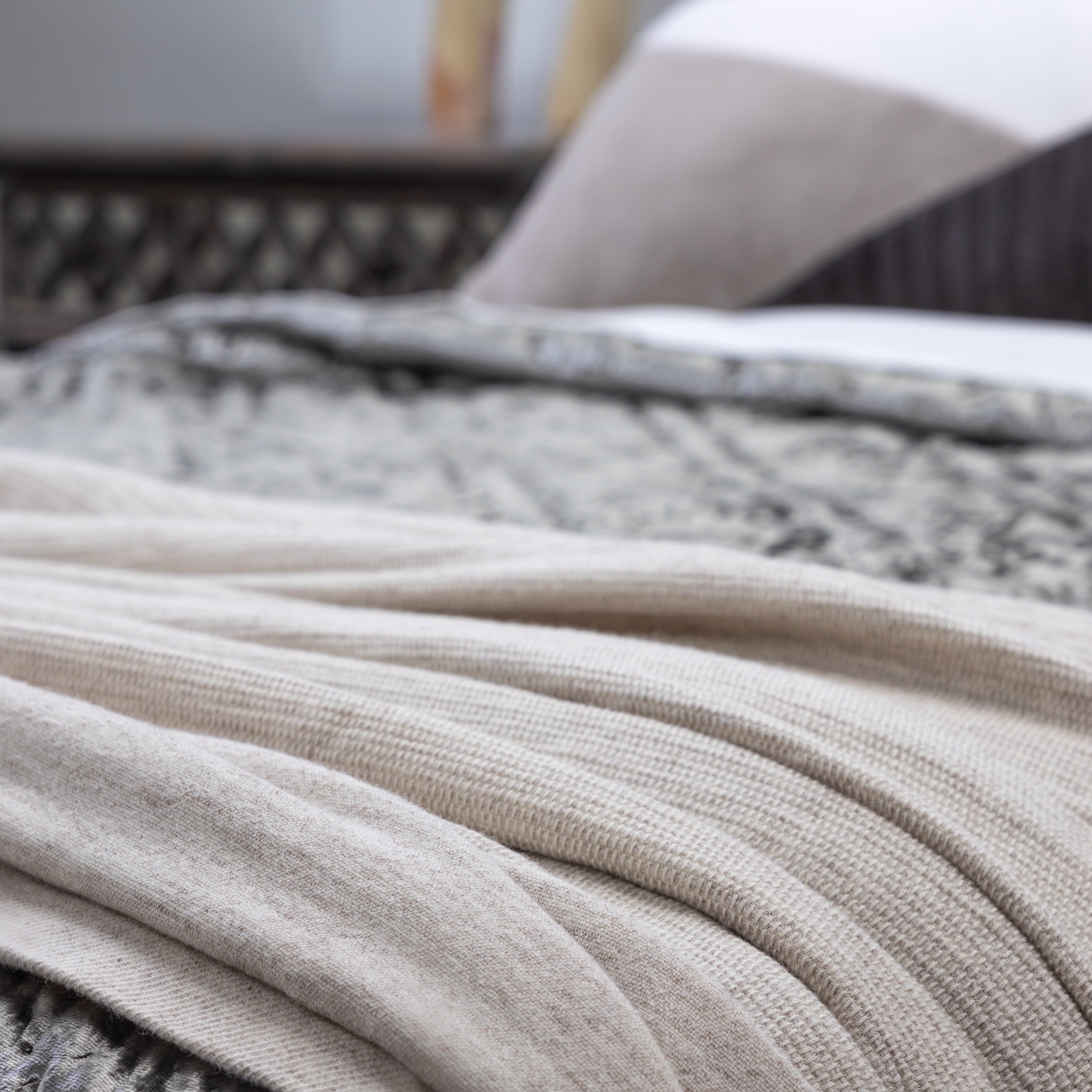 Bt103mqkbed1 | Amity Home Amity home burhan coverlet in oatmeal ribbed knit texture