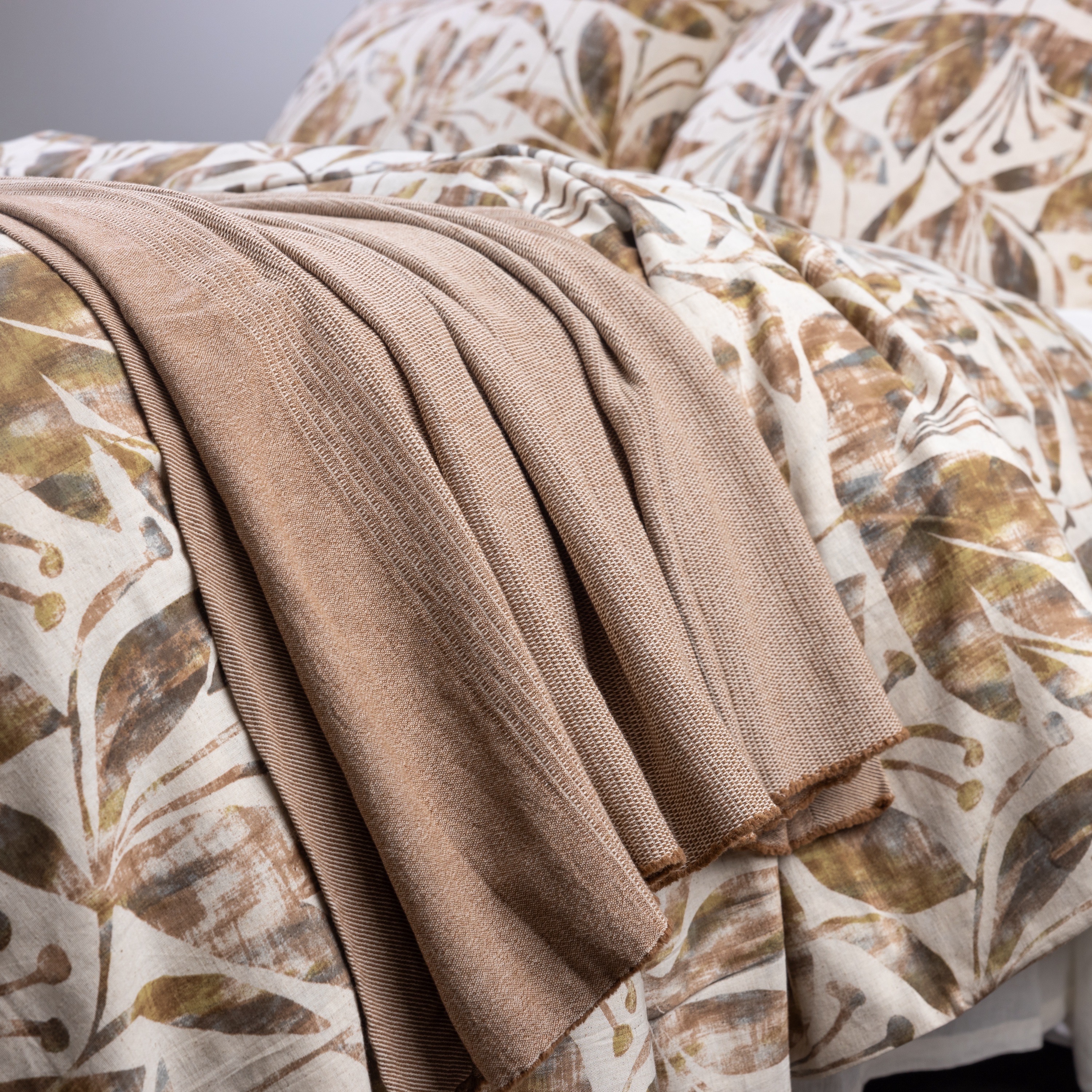 Bt103tqkbed5 | Amity Home Amity home burhan coverlet in terracotta subtle woven texture