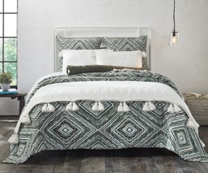 Amity home kingston quilt in green   geometric diamond pattern