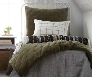 Amity home roan  kent king quilt in olive green   tufted velvet
