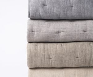 Amity home dalton 21 drop 3 panel bed skirt in flannel grey   tufted flannel texture