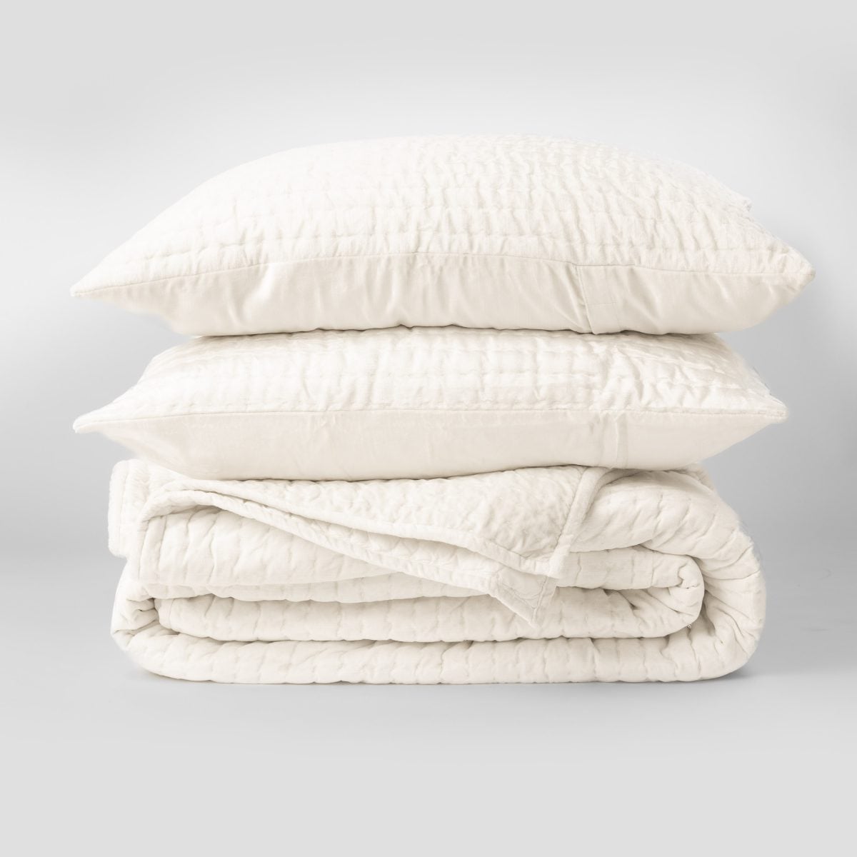 Amity home baldwin quilt in ivory   channel stitched texture