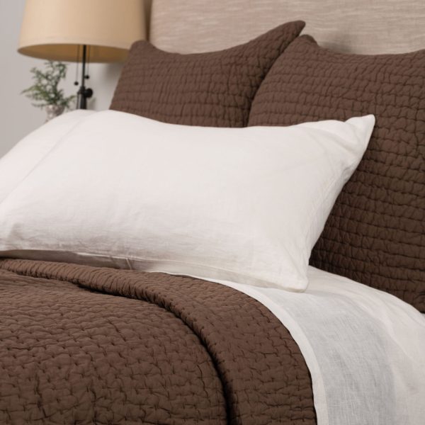 Maegan Quilt, Tobacco