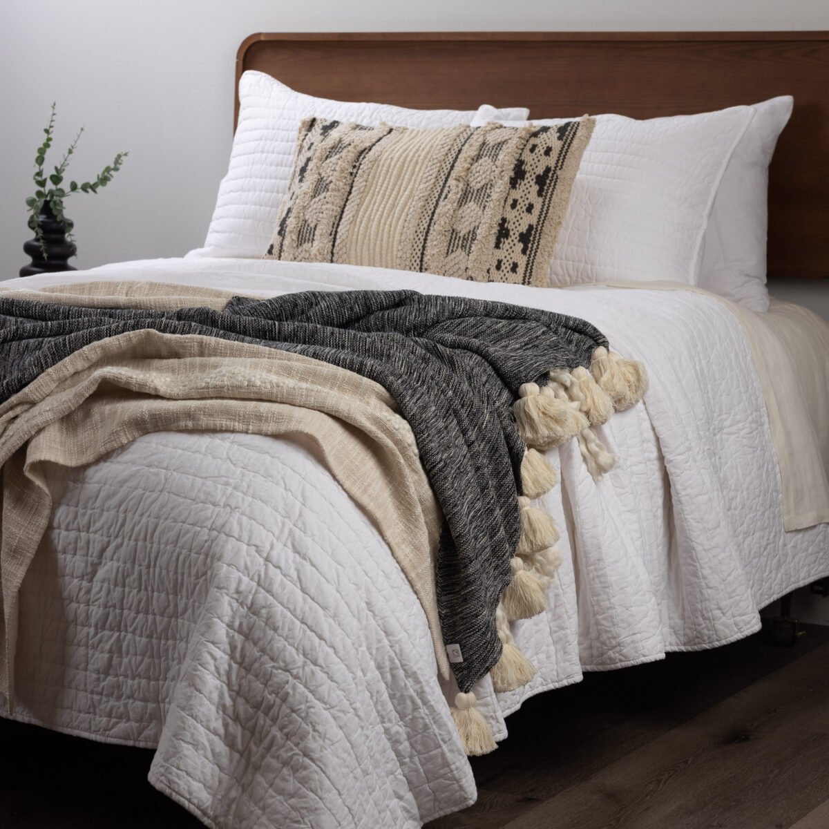 Base Camp Quilt, White - Image 2