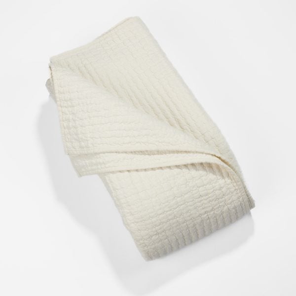 Amity home catalina linen quilt in ivory   textured waffle quilted pattern