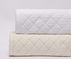 CC752_stack | Amity Home