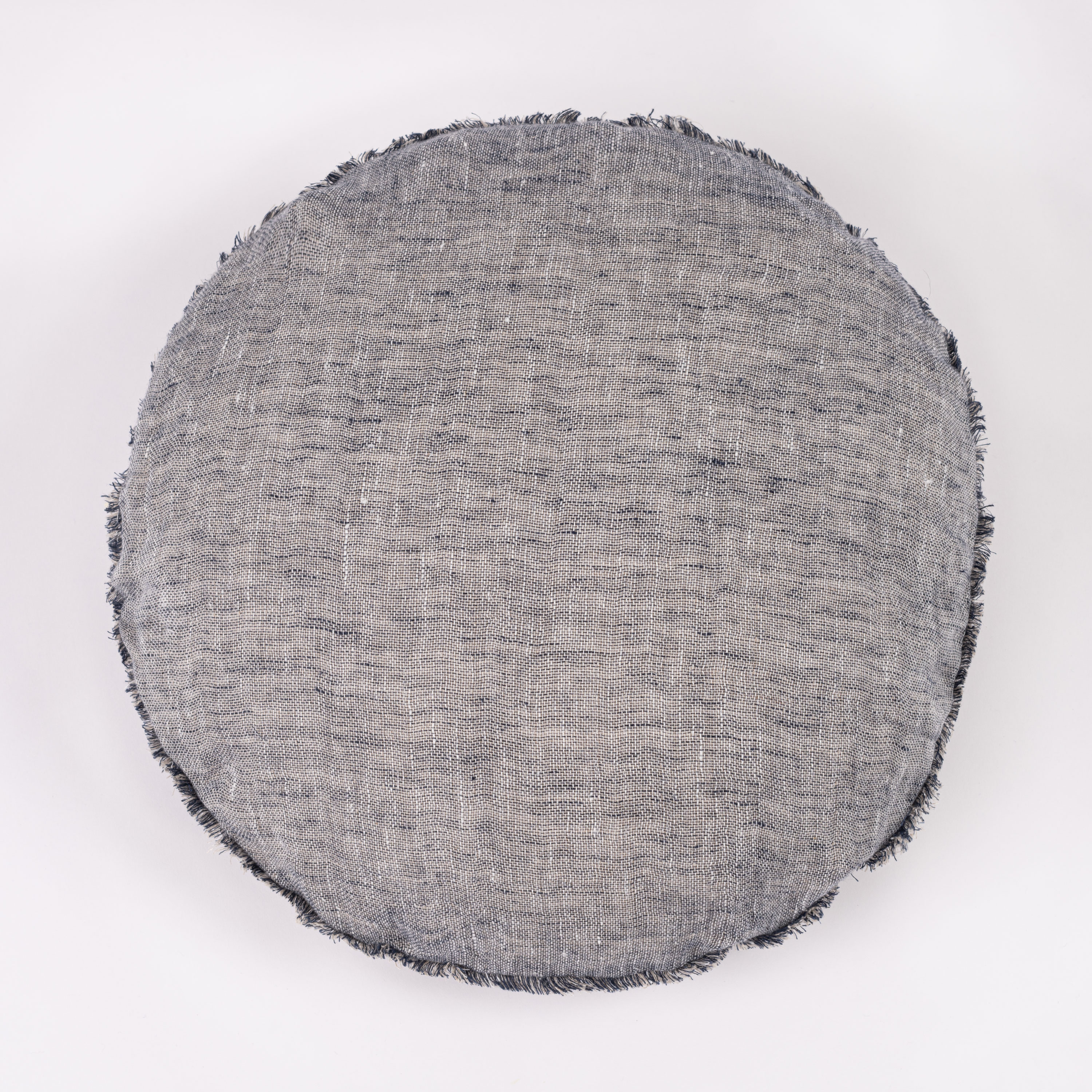 Cc926brd | Amity Home Amity home kent round pillow in indigo frayed edge detail