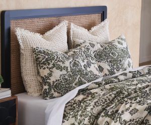 Amity home leslie comforter in kale   medallion print
