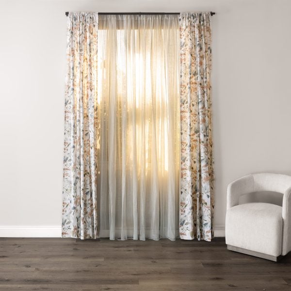 Daphne  Curtain