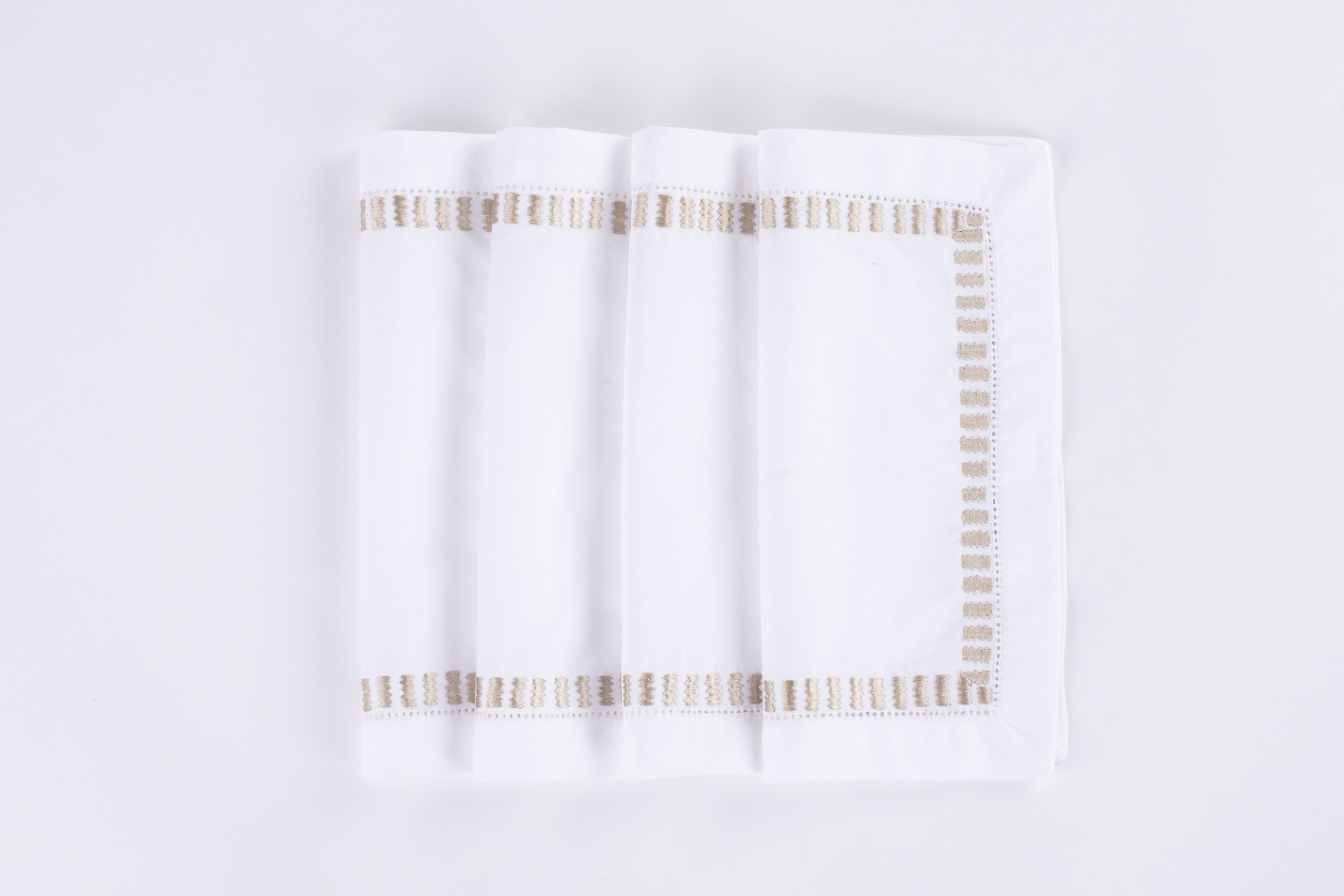 Cn15446tset | Amity Home Amity home savona cocktail napkin set in oyster elegant embroidered border