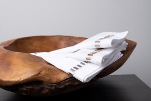 Amity home savona cocktail napkin set in oyster   metallic embroidered border