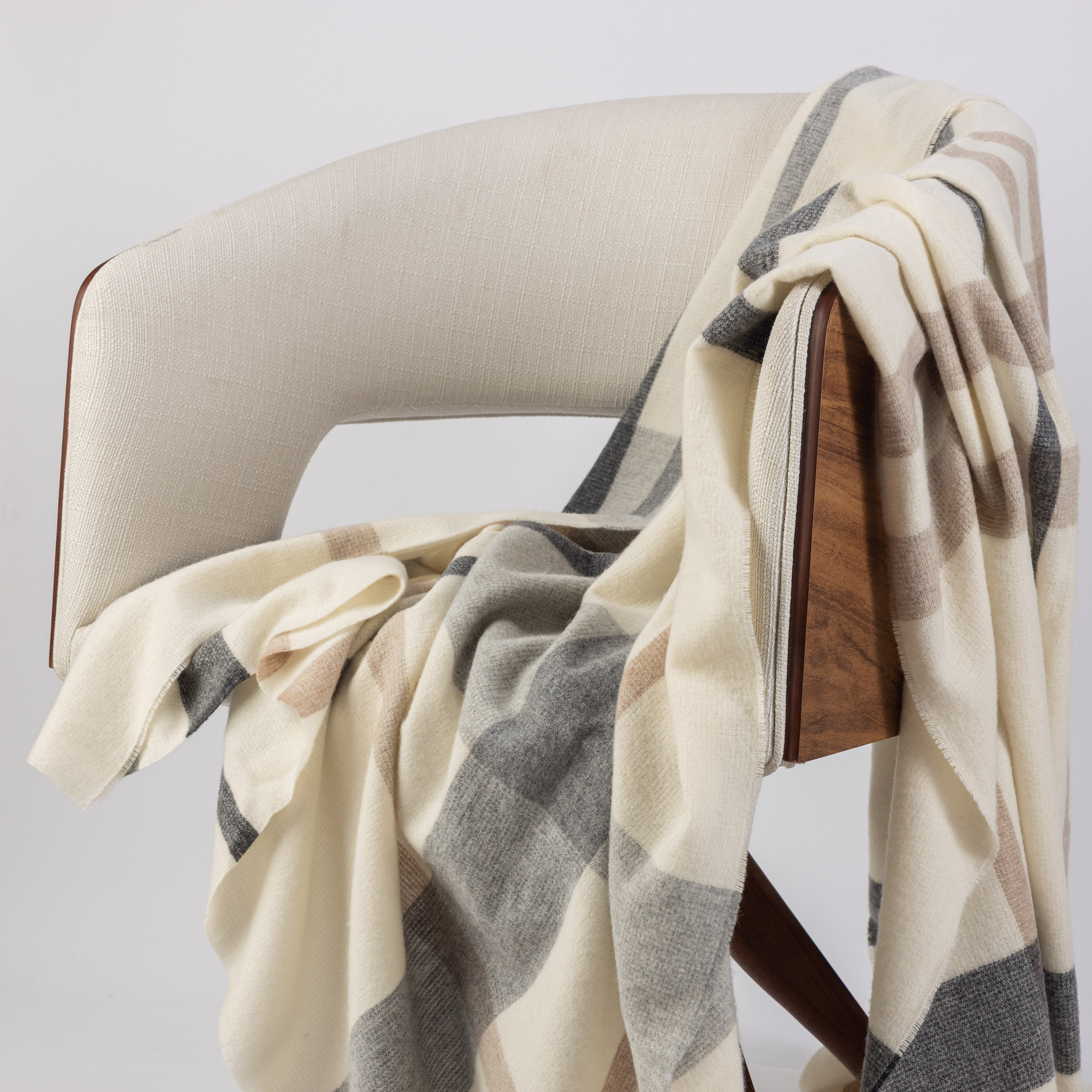 Ea106csth31 | Amity Home Amity home cambridge super throw in camel plaid soft cashmere wool