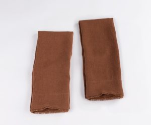 Amity home ranier linen guest towel set in saddle   fringed edges