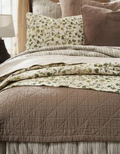 Amity home millie quilt in brown   diamond grid quilting