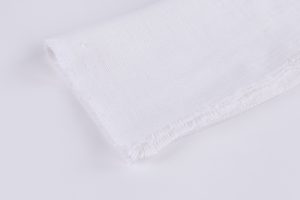 Amity home ranier linen dinner napkin set in ivory   frayed edge detail