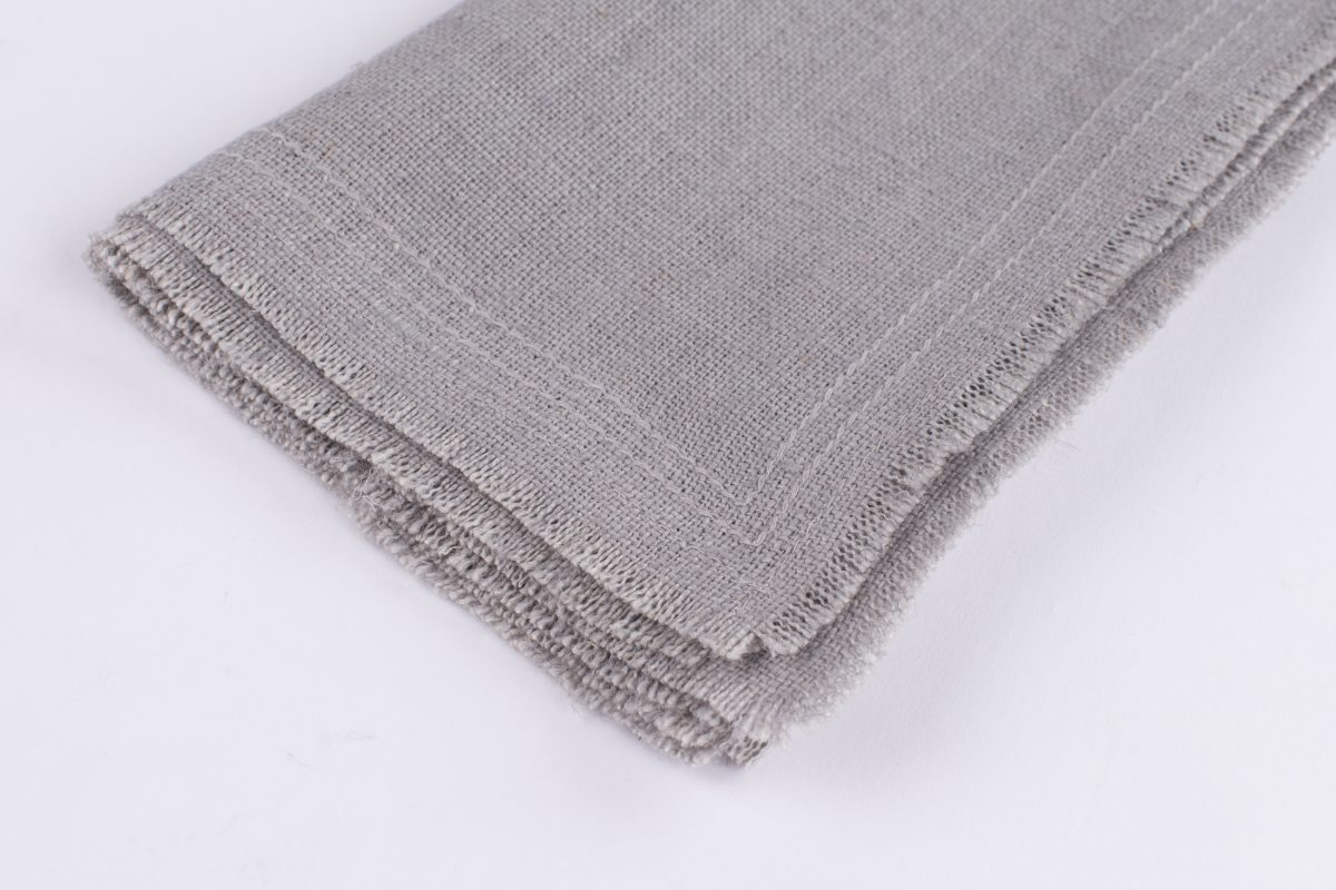 Amity home ranier linen dinner napkin set in grey   frayed edge