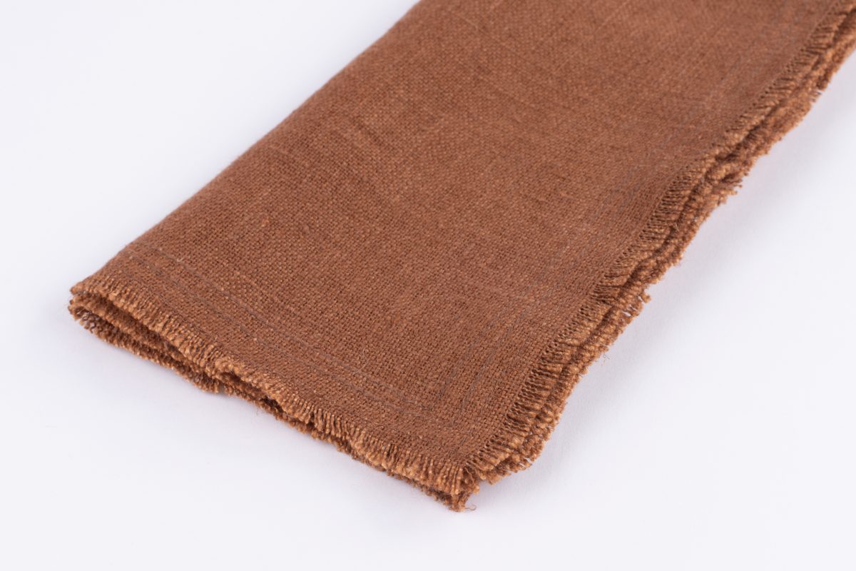 Amity home ranier linen dinner napkin set in saddle   frayed edge