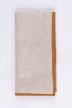 Amity home cora dinner napkin set in natural with rust   textured border