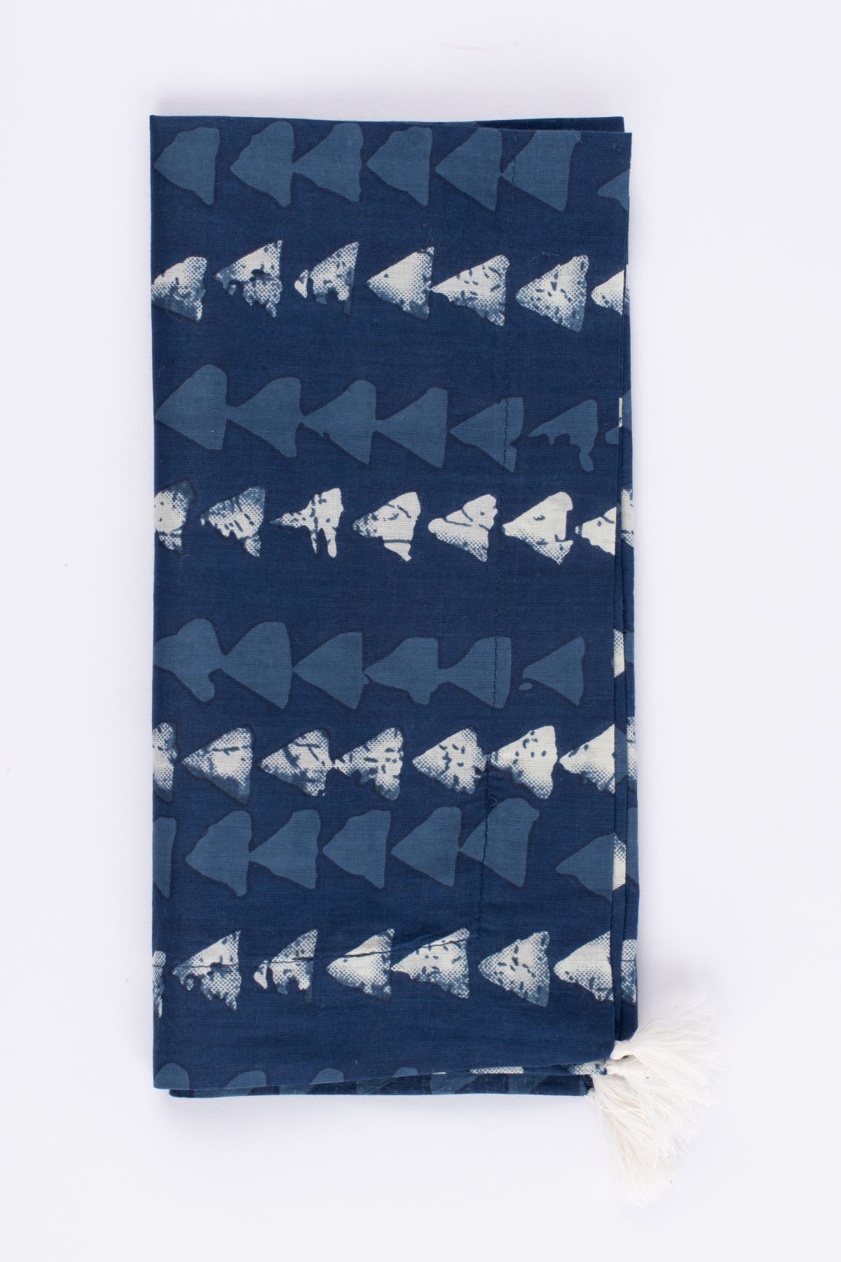 Amity home ira linen dinner napkin set in indigo   geometric triangle pattern