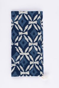 Amity home ira linen dinner napkin set in indigo blue   block print diamond pattern
