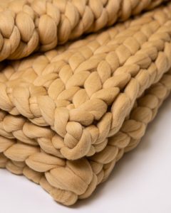 Amity home ava chunky throw in maize   chunky knit weave