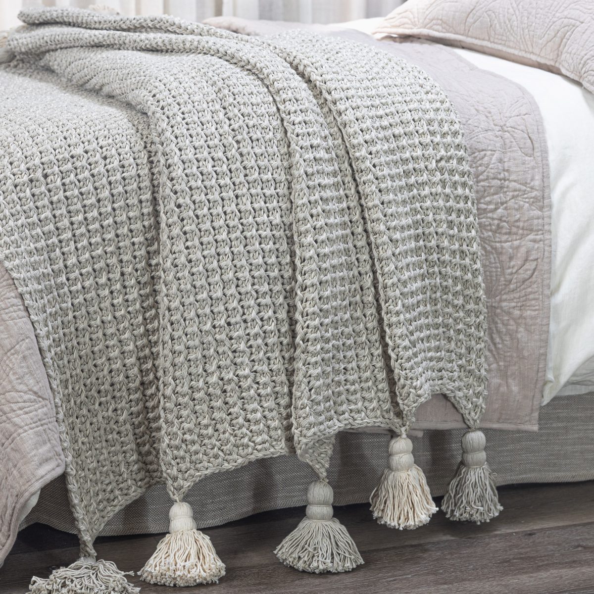 Amity home lawrence throw in grey   chunky knit weave