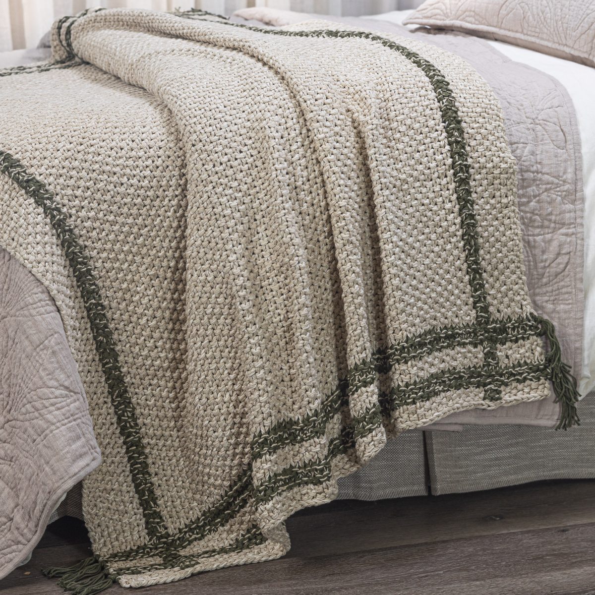 Amity home skye laurel throw in natural  green   chunky knit texture