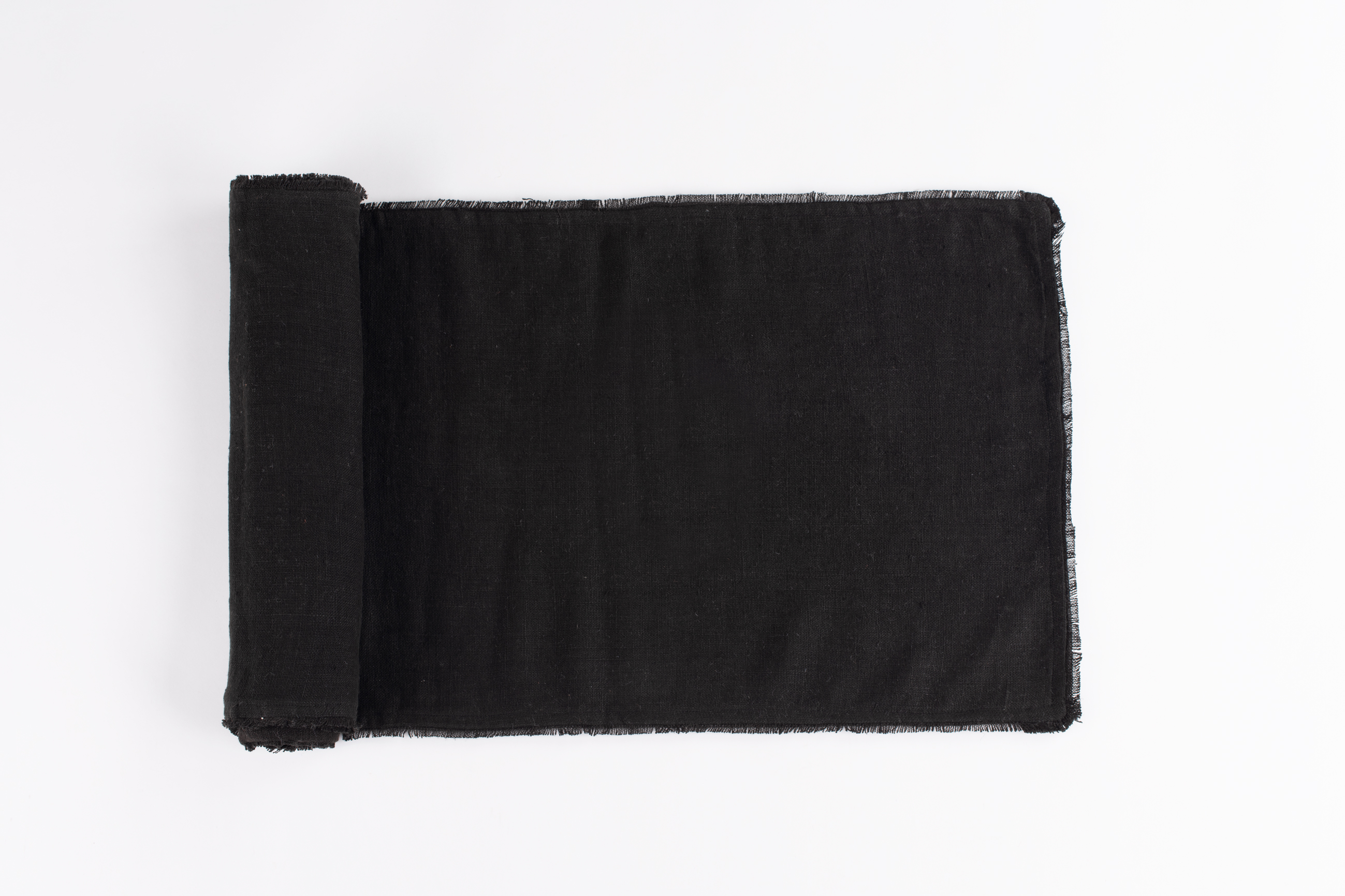 Tr15439a | Amity Home Amity home ranier linen table runner in asphalt frayed edges