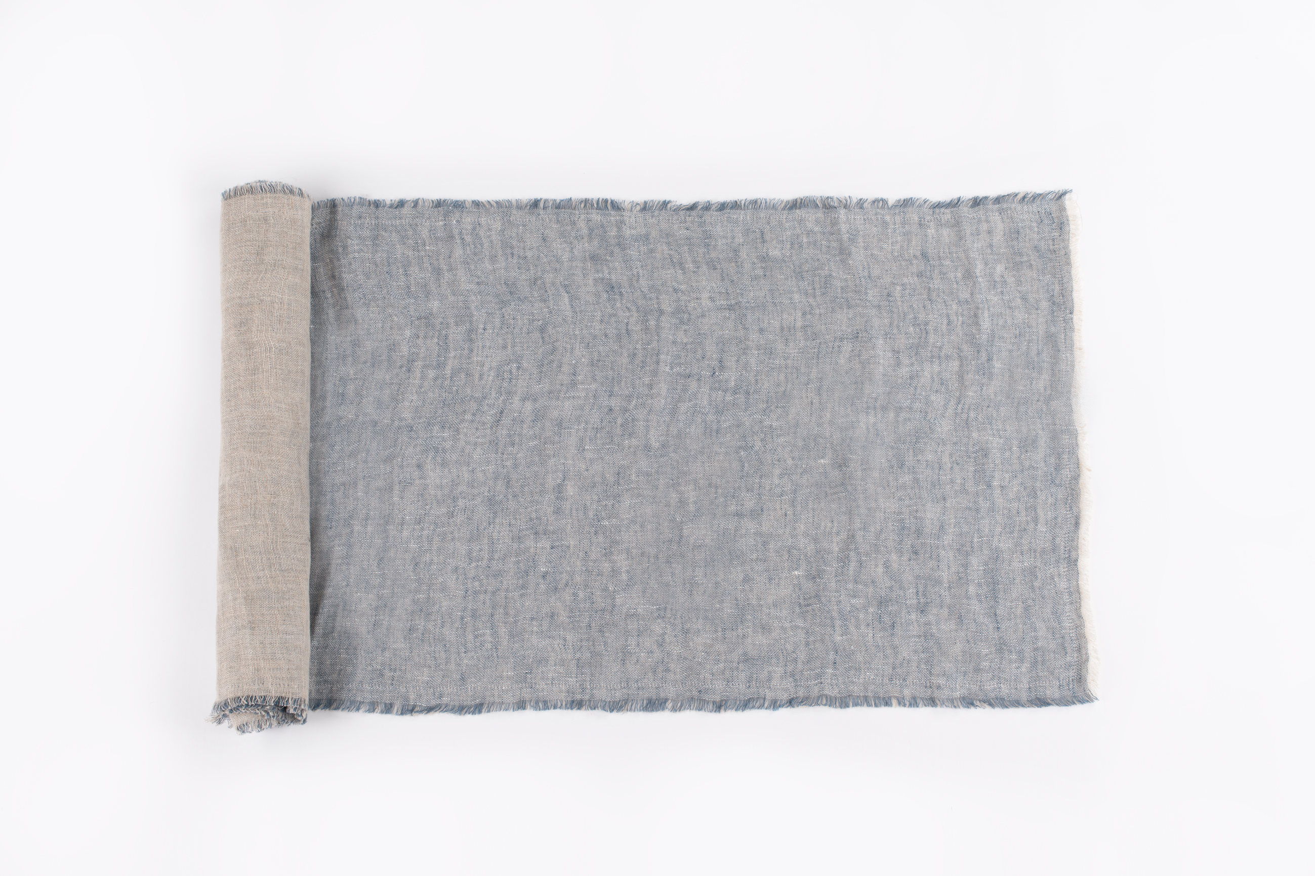 Tr926p | Amity Home Amity home kent linen table runner in peacock fringed edges