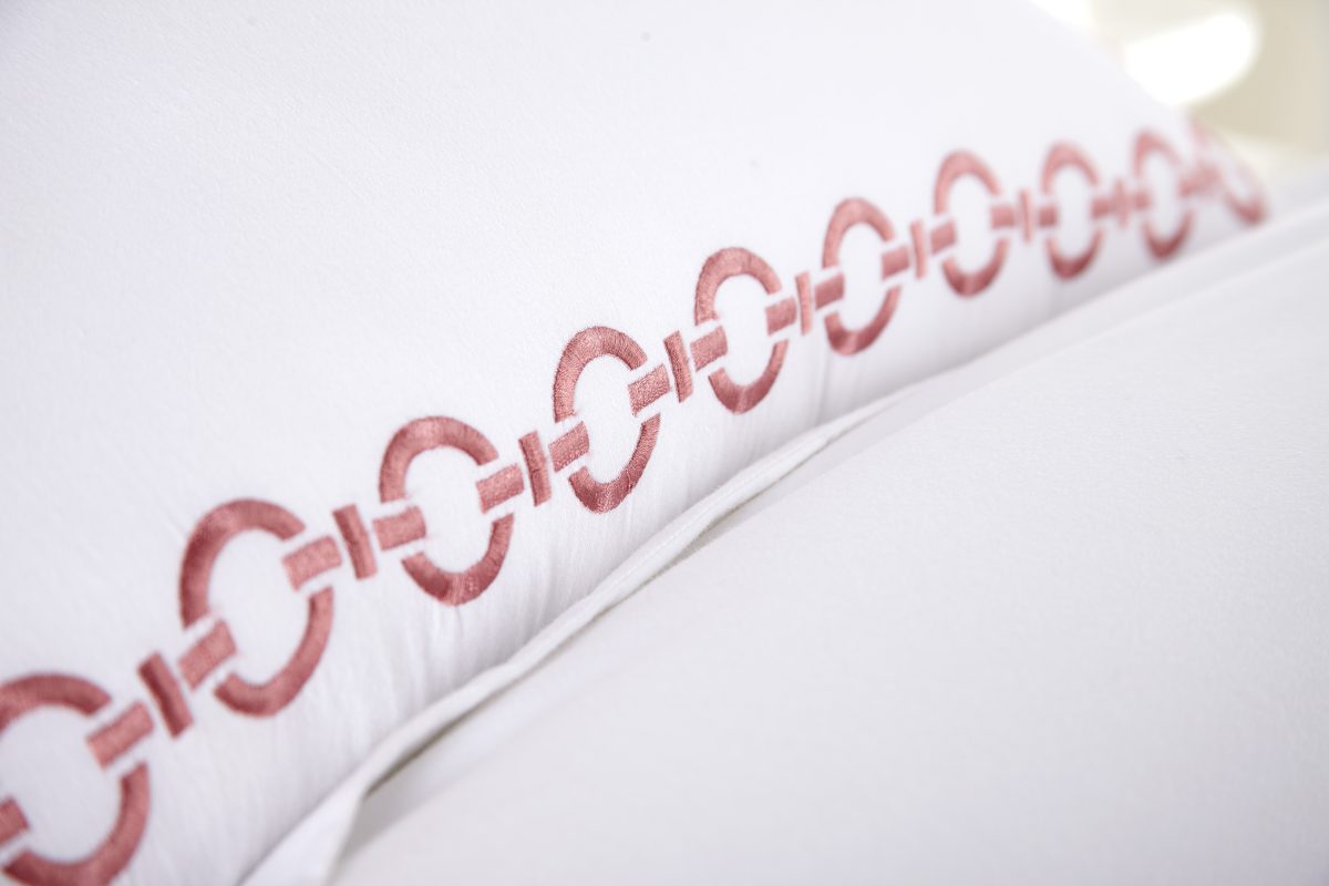 Amity home bellagio duvet cover in vintage rose   chain link embroidery